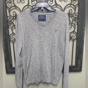American Eagle Outfitters athletic fit light grey vneck long sleeve sweater